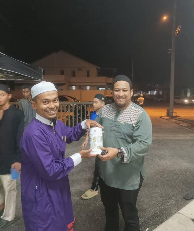 Cover image of Community Past Program: Sumbangan Ramadan – Distribution of Kurma to Residensi Kampar, Perak.
